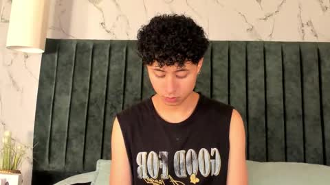 noah_dupont_ online show from September 21, 2025, 7:59 pm