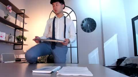 noah_dupont_ online show from September 25, 2025, 7:28 pm