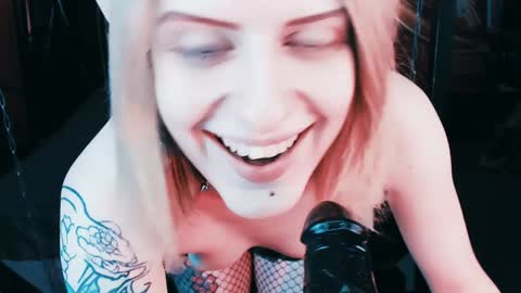 Snapshot of noah_elmer chatting on December 25, 2024, 6:19 pm REAL name LiaDM are always open online show from December 25, 2024, 6:19 pm