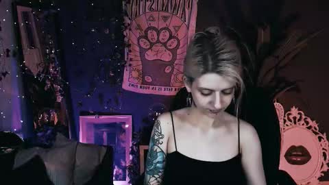 Snapshot of noah_elmer chatting on December 2, 2025, 5:19 pm REAL name LiaDM are always open online show from December 2, 2025, 5:19 pm