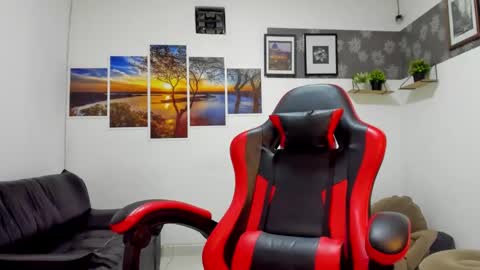 Snapshot of noah_flynn1 chatting on October 7, 2025, 6:43 am noah_flynn1 online show from October 7, 2025, 6:43 am