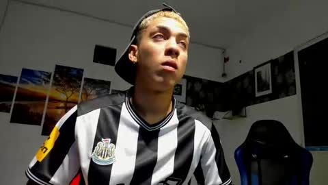 Snapshot of noah_flynn1 chatting on October 28, 2025, 6:17 am noah_flynn1 online show from October 28, 2025, 6:17 am