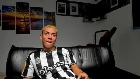 Snapshot of noah_flynn1 chatting on November 26, 2025, 6:36 am noah_flynn1 online show from November 26, 2025, 6:36 am