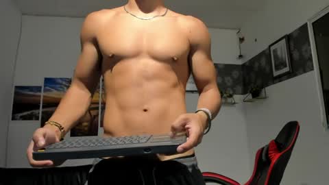 Snapshot of noah_flynn1 chatting on May 28, 2026, 10:23 am noah_flynn1 online show from May 28, 2026, 10:23 am