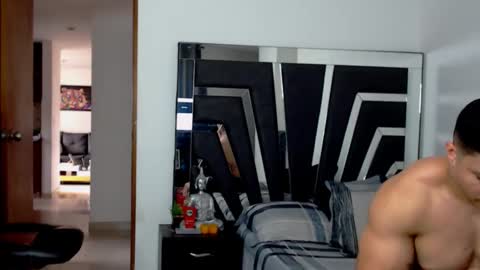 Noah Harris01 online show from December 1, 2024, 8:09 pm