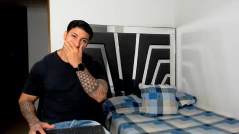 Noah Harris01 online show from November 19, 2025, 11:16 pm