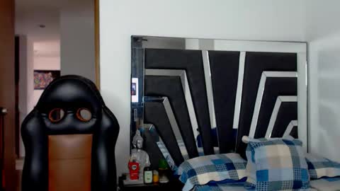 Snapshot of noah_harris01 chatting on June 9, 2026, 1:45 pm Noah Harris01 online show from June 9, 2026, 1:45 pm