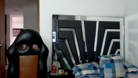 Snapshot of noah_harris01 chatting on June 17, 2026, 9:05 pm Noah Harris01 online show from June 17, 2026, 9:05 pm