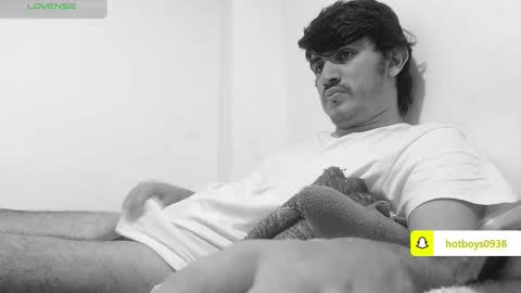 noah_meyer_ online show from September 17, 2025, 7:43 am