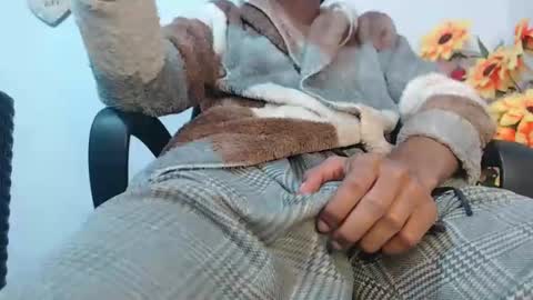 Noah Millers online show from February 8, 2025, 3:19 am