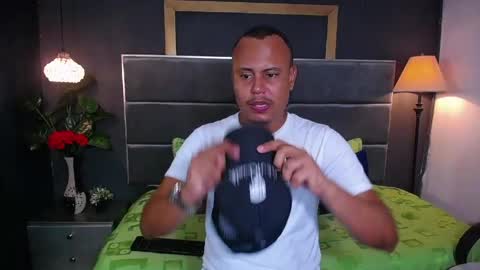 Snapshot of noah_oliver1 chatting on June 2, 2026, 1:18 am NOAH online show from June 2, 2026, 1:18 am