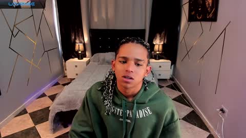 noah_smith04 online show from January 19, 2025, 12:50 pm