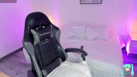 Noah  online show from September 8, 2025, 10:20 pm