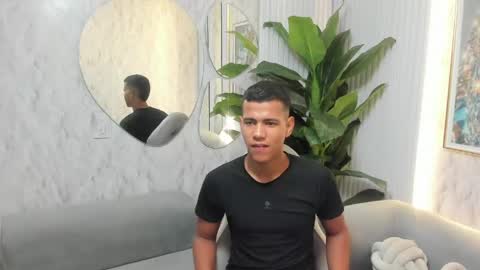 Snapshot of noahdark_ chatting on April 16, 2026, 4:02 am NOAH online show from April 16, 2026, 4:02 am
