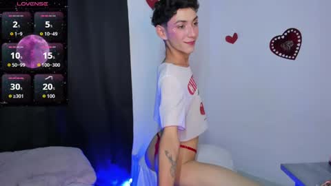 Noah fox online show from June 10, 2026, 12:55 am
