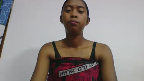 Snapshot of noelina chatting on March 6, 2026, 6:43 am noelina online show from March 6, 2026, 6:43 am