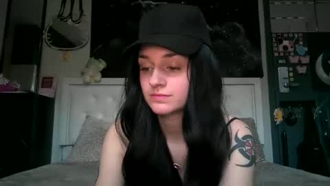 Snapshot of noelle1229 chatting on April 2, 2026, 5:10 pm Noelle online show from April 2, 2026, 5:10 pm