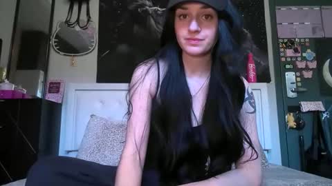 Snapshot of noelle1229 chatting on April 10, 2026, 5:28 pm Noelle online show from April 10, 2026, 5:28 pm
