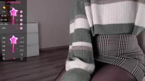 noelleneptune online show from September 12, 2025, 12:05 pm