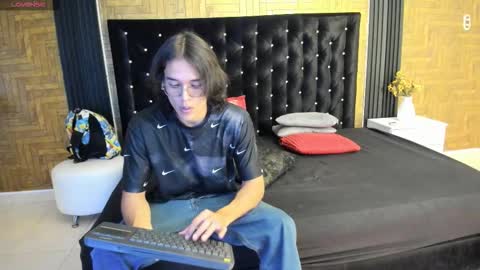     online show from March 1, 2026, 3:19 am