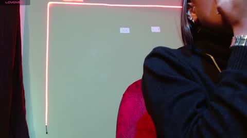 Noha Thomson online show from January 23, 2025, 10:01 pm