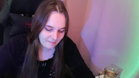 noir_ember_ online show from November 4, 2025, 2:49 pm