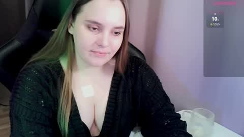 noir_ember_ online show from April 26, 2026, 5:43 pm