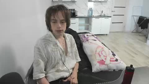 nolan_sagee online show from June 15, 2026, 10:06 am