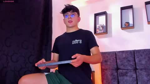 Nolan  online show from October 8, 2025, 7:22 pm