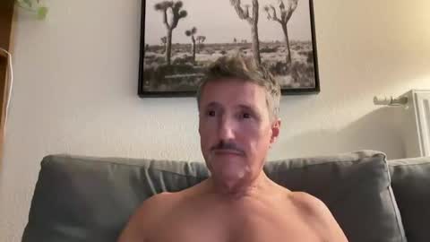 nolo34 online show from December 2, 2025, 3:18 pm