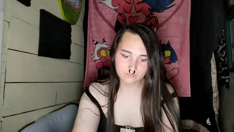 Snapshot of nonbinarybeauty20 chatting on June 18, 2026, 9:14 am nonbinarybeauty20 online show from June 18, 2026, 9:14 am