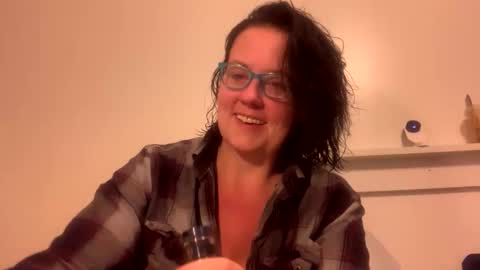 Snapshot of nonipsalldrip chatting on May 18, 2026, 6:08 am NoNipsAllDrip online show from May 18, 2026, 6:08 am
