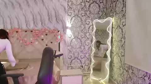 nooah_tay online show from April 22, 2026, 6:53 pm