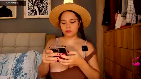 Snapshot of noor_bloom chatting on June 10, 2026, 1:43 pm Soy Ash online show from June 10, 2026, 1:43 pm