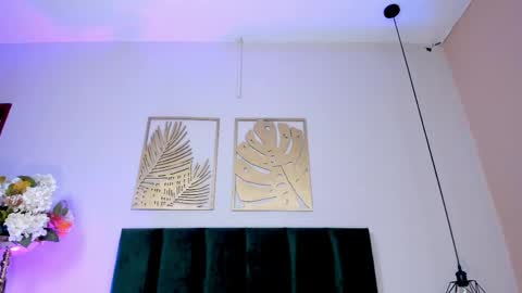 Nora Da Silva online show from April 21, 2026, 11:51 pm