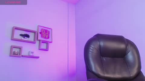 Nora online show from January 28, 2025, 7:42 pm