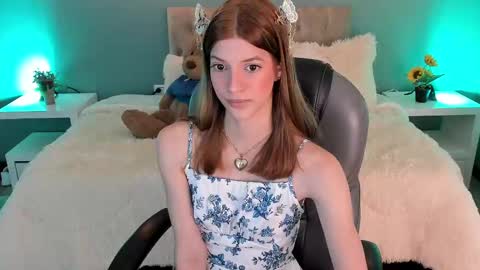 Nora online show from October 8, 2025, 7:33 pm