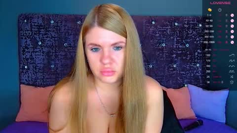 Nora online show from October 5, 2025, 1:48 am