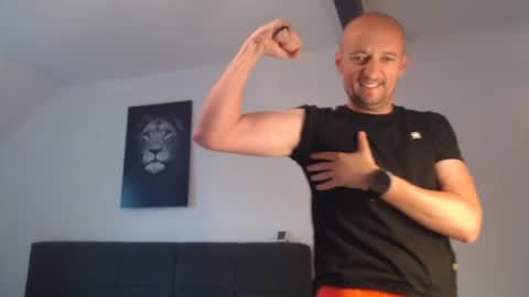 Snapshot of nordicrunner76 chatting on July 7, 2026, 8:18 am nordicrunner76 online show from July 7, 2026, 8:18 am