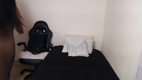 noreen_ online show from April 12, 2026, 6:13 pm