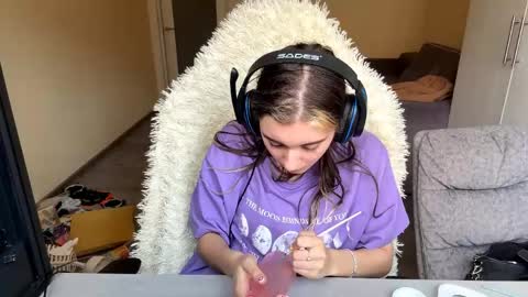 Elena online show from April 14, 2026, 8:20 am