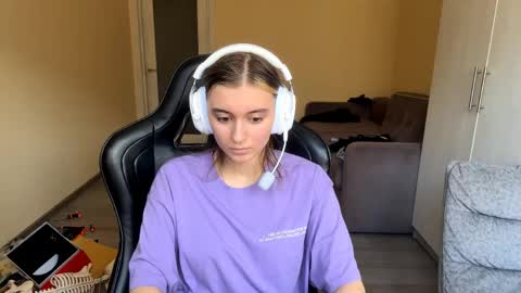 Elena online show from April 23, 2026, 8:24 am