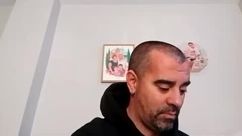 NORMALITO online show from December 1, 2025, 10:42 am