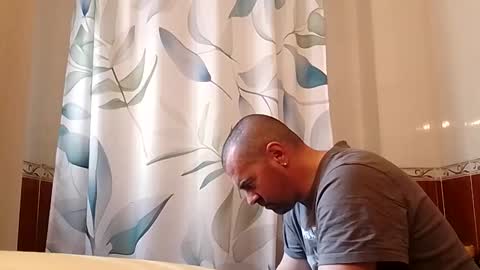 NORMALITO online show from April 1, 2026, 11:11 am