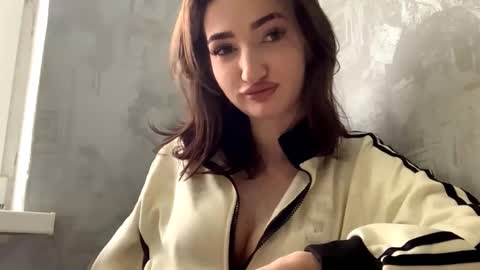 Rina online show from December 4, 2025, 12:14 pm