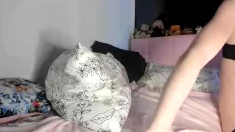 Emily snow online show from December 13, 2024, 5:49 am