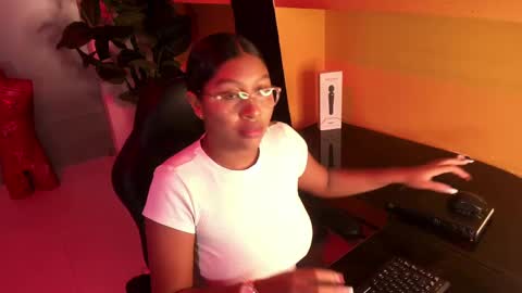 North online show from November 22, 2025, 8:08 pm