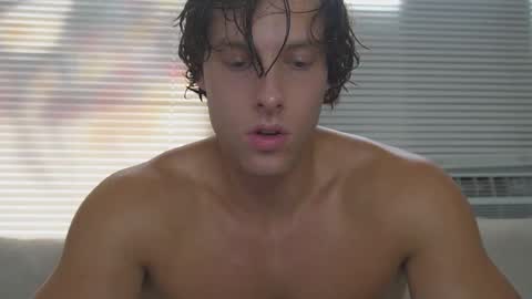 not_alexstone online show from October 3, 2025, 8:28 pm