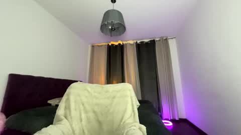 Tina online show from October 3, 2025, 7:22 pm