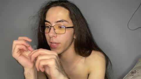 notatheeena online show from September 14, 2025, 3:44 pm